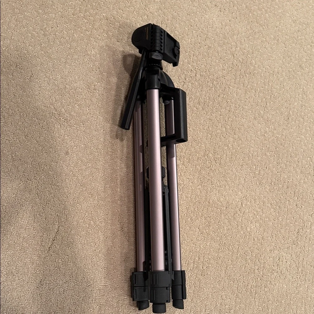 Vanguard Tripod w Carrying Case. Perfect condition